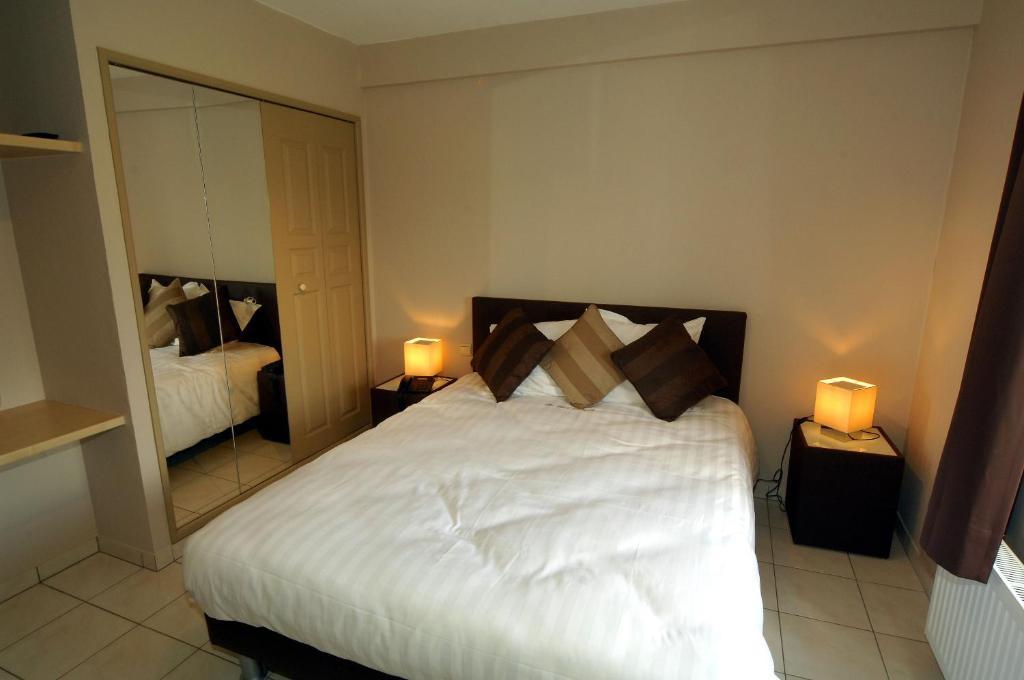Hotel Le Saint Loup Gembloux Room photo