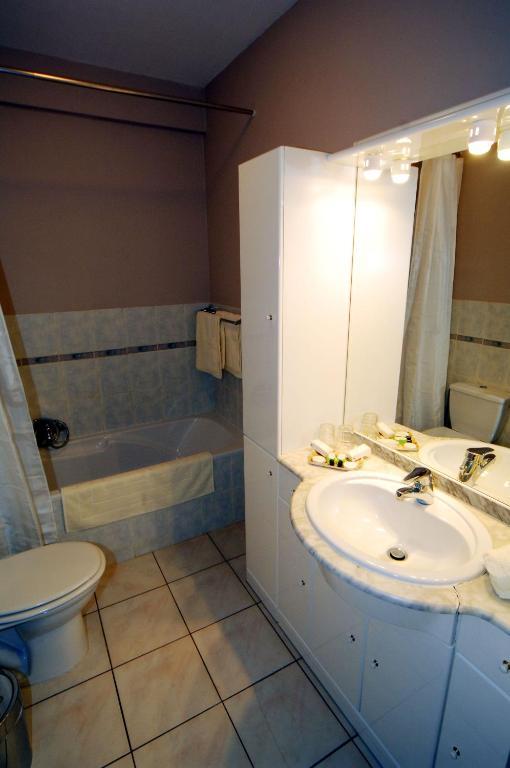 Hotel Le Saint Loup Gembloux Room photo