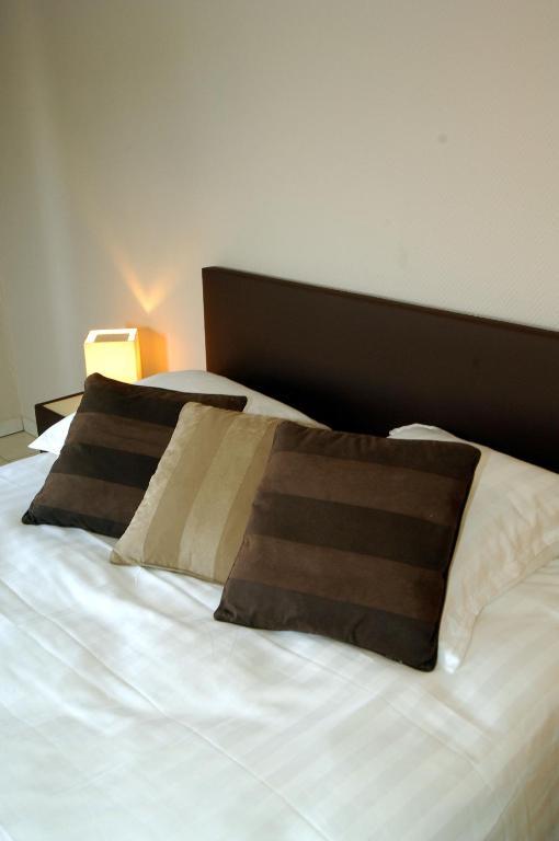 Hotel Le Saint Loup Gembloux Room photo